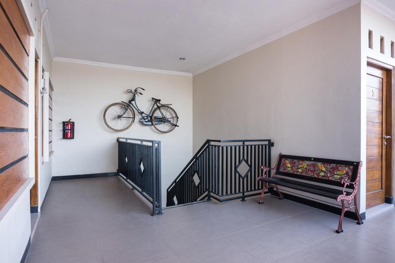 Al Abror Homestay Mandala Krida Mitra Reddoorz Джок'якарта Екстер'єр фото