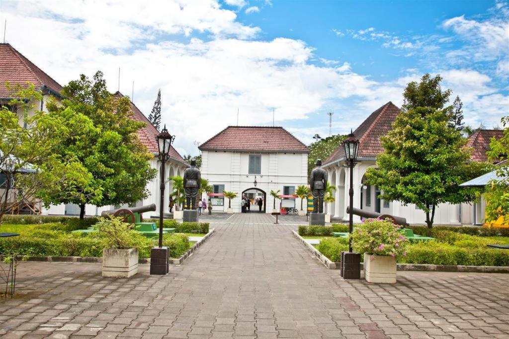Al Abror Homestay Mandala Krida Mitra Reddoorz Джок'якарта Екстер'єр фото