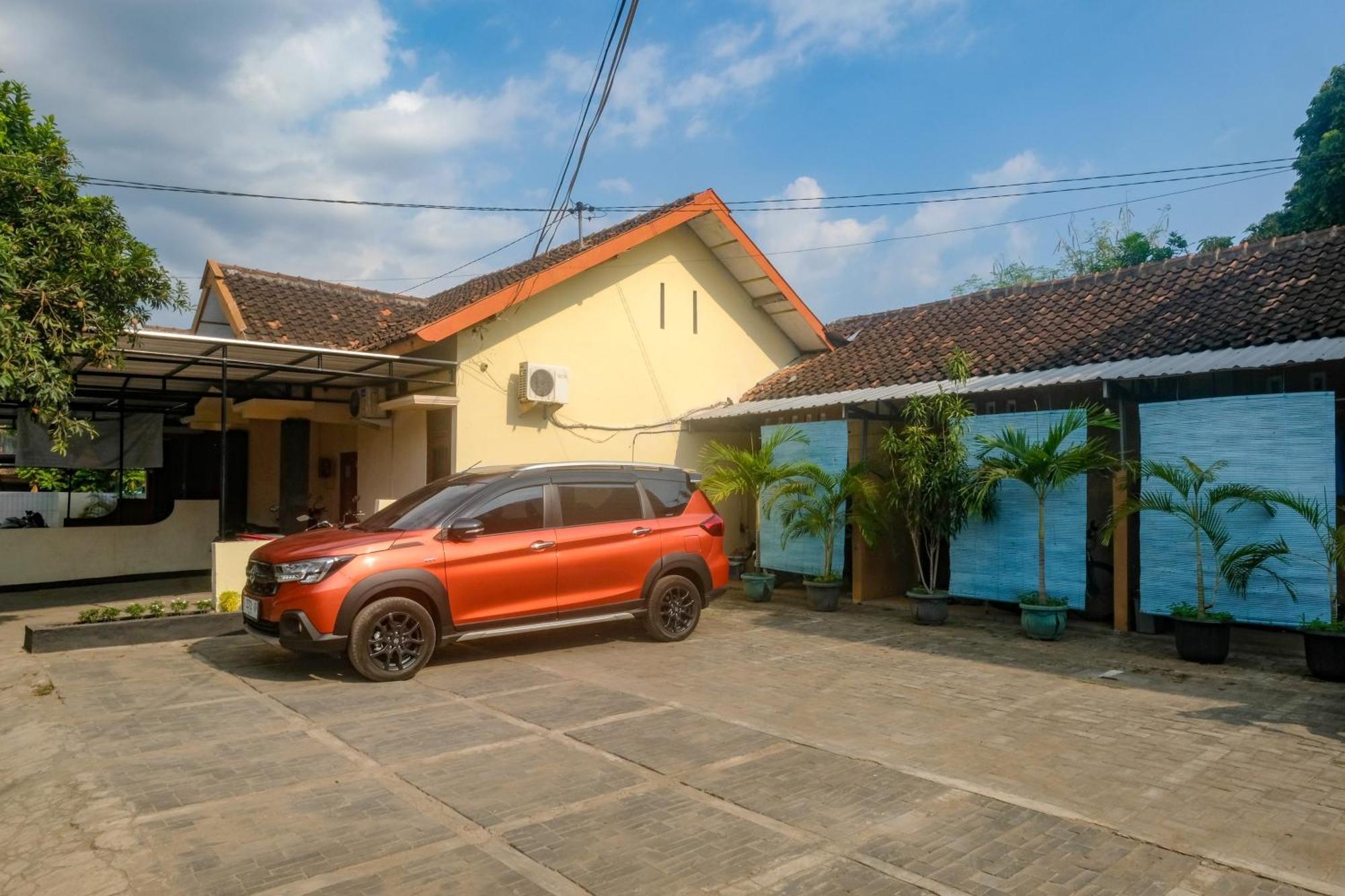 Al Abror Homestay Mandala Krida Mitra Reddoorz Джок'якарта Екстер'єр фото
