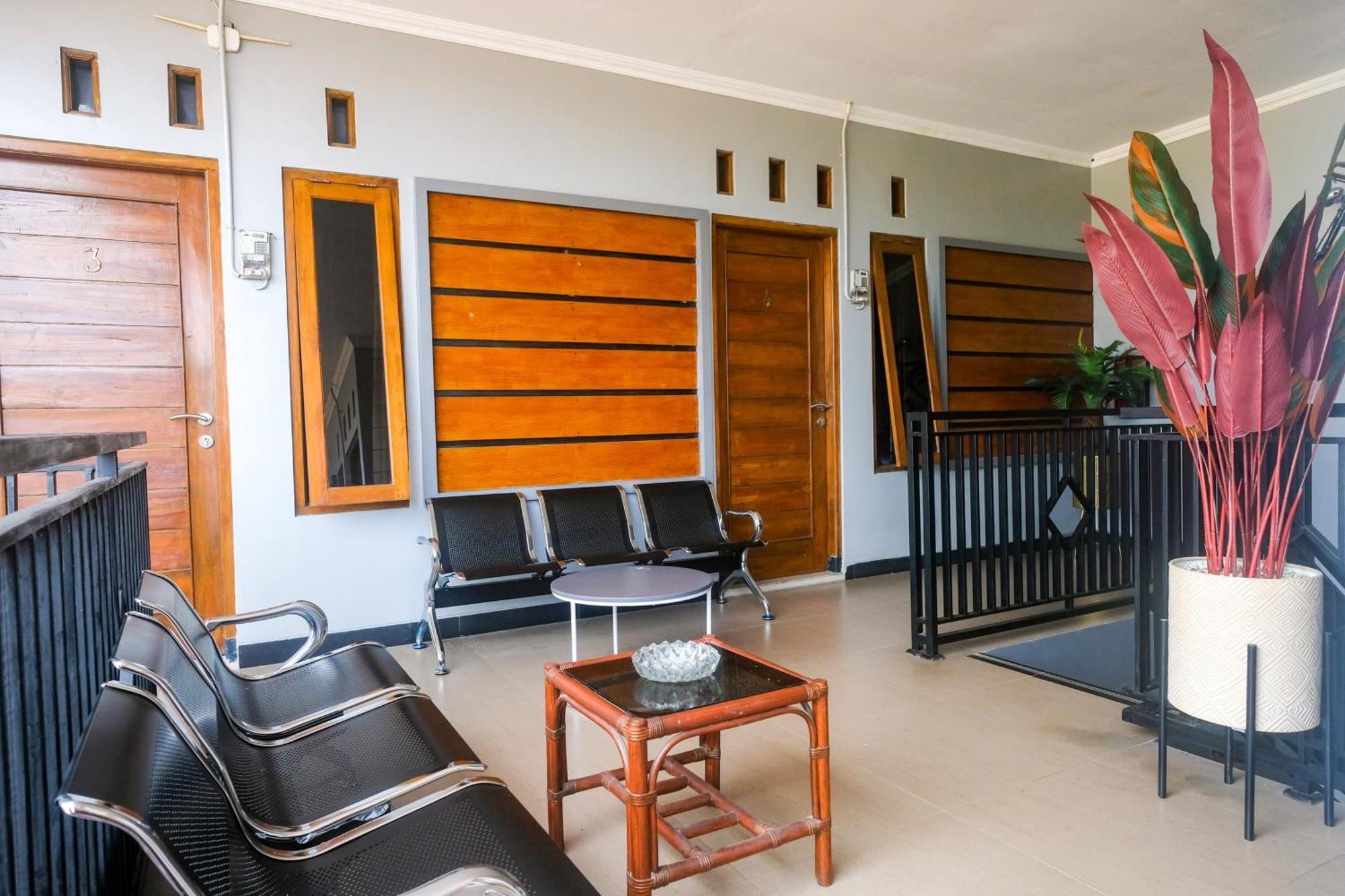 Al Abror Homestay Mandala Krida Mitra Reddoorz Джок'якарта Екстер'єр фото