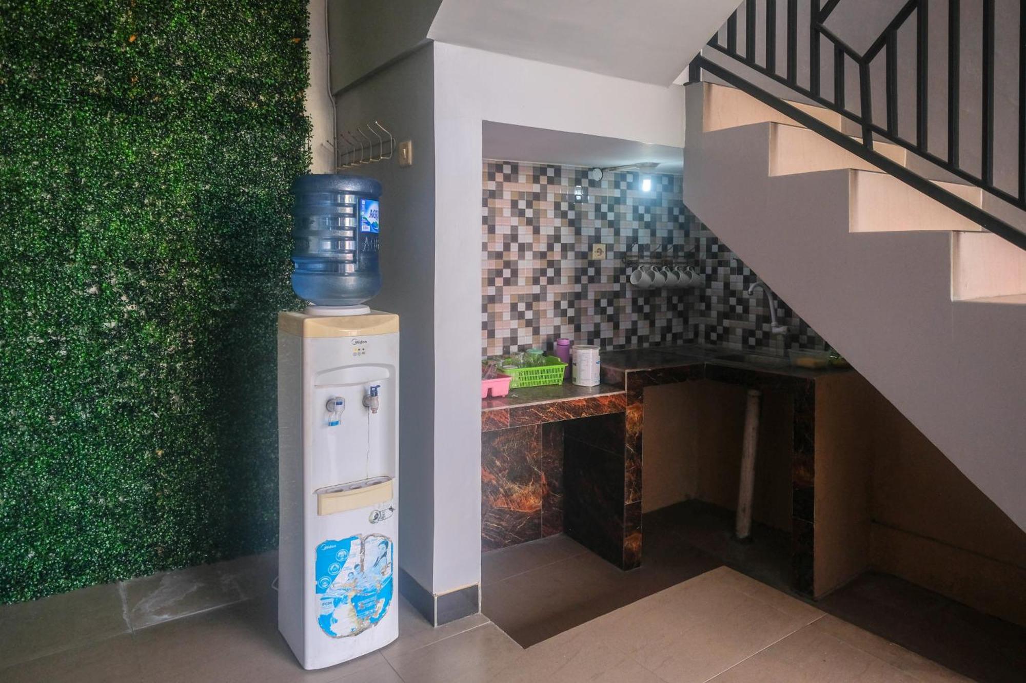 Al Abror Homestay Mandala Krida Mitra Reddoorz Джок'якарта Екстер'єр фото