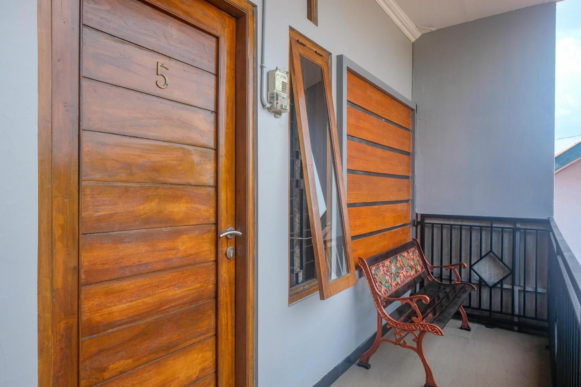 Al Abror Homestay Mandala Krida Mitra Reddoorz Джок'якарта Екстер'єр фото