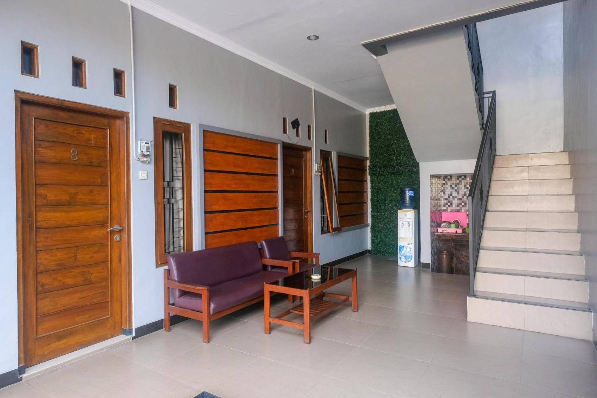 Al Abror Homestay Mandala Krida Mitra Reddoorz Джок'якарта Екстер'єр фото